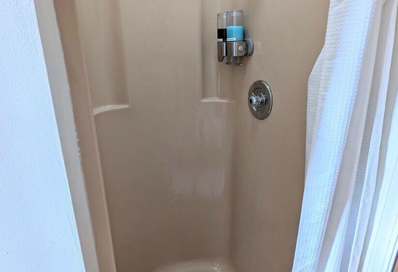 Sky View Chalet By Avantstay Stunning Interior, Spacious Deck, Hot Tub, & View