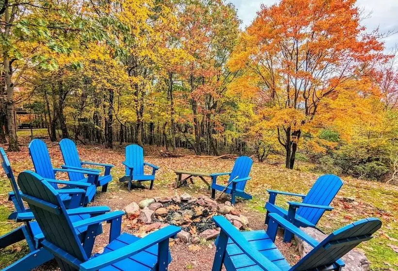 Sky View Chalet By Avantstay Stunning Interior, Spacious Deck, Hot Tub, & View