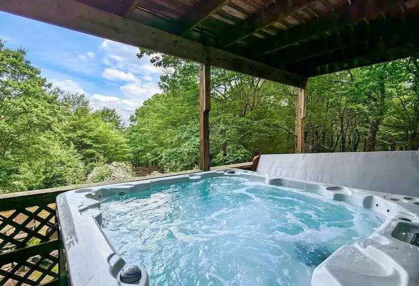 Sky View Chalet By Avantstay Stunning Interior, Spacious Deck, Hot Tub, & View