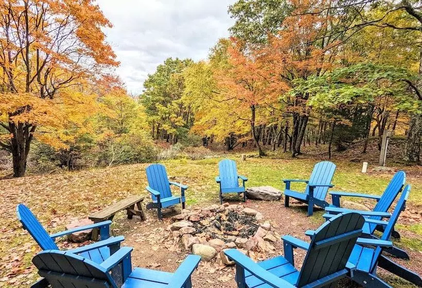 Sky View Chalet By Avantstay Stunning Interior, Spacious Deck, Hot Tub, & View