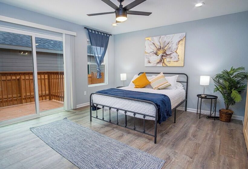 Spacious Delightful 4 Br/ 3 Ba Close To Downtown