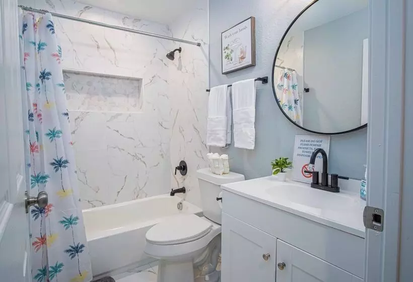 Spacious Delightful 4 Br/ 3 Ba Close To Downtown