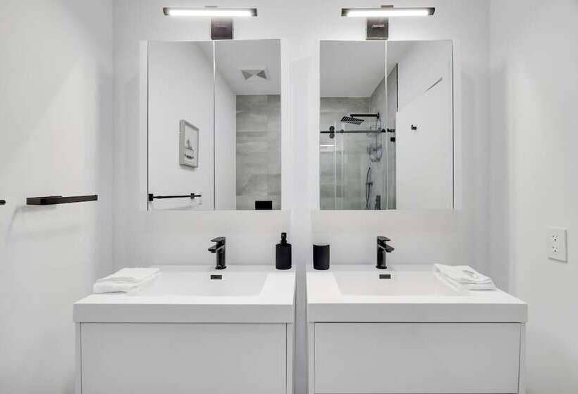 The Barn House By Avantstay Modern, Outdoor Living Area & Hot Tub