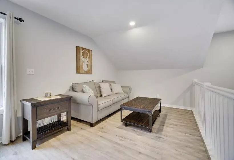 The Nest At Pinecrest By Avantstay Hot Tub, Spacious Deck, Game Room, Fire Pit
