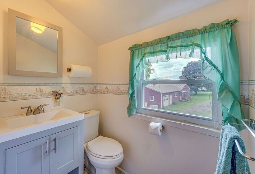 Waterfront Home On Lake Champlain W/ Dock & Kayaks