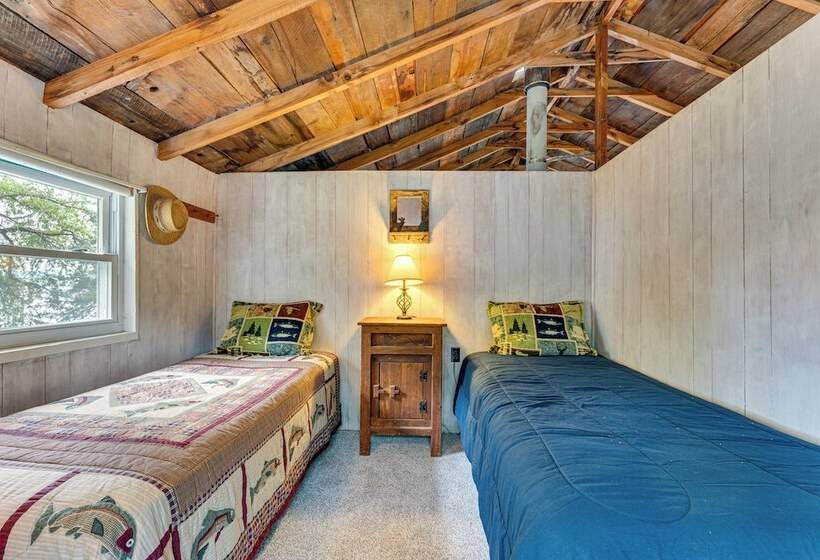 Waterfront Home On Lake Champlain W/ Dock & Kayaks