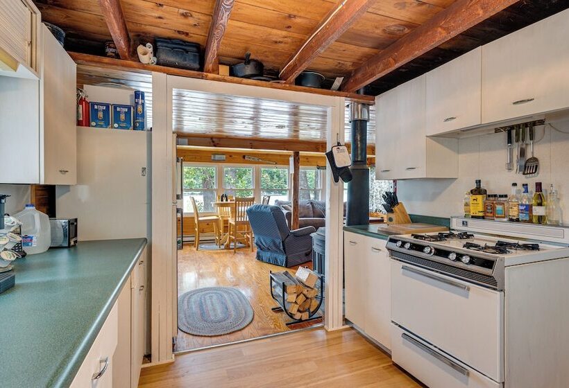 Waterfront Home On Lake Champlain W/ Dock & Kayaks