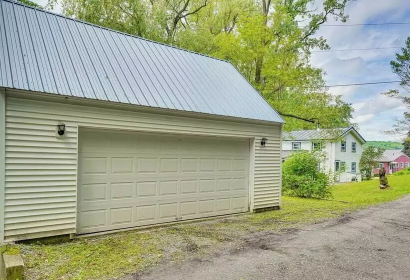 Waterfront Home On Lake Champlain W/ Dock & Kayaks