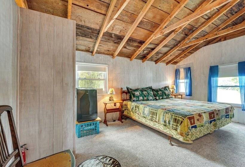 Waterfront Home On Lake Champlain W/ Dock & Kayaks