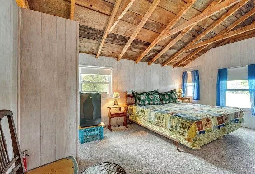 Waterfront Home On Lake Champlain W/ Dock & Kayaks