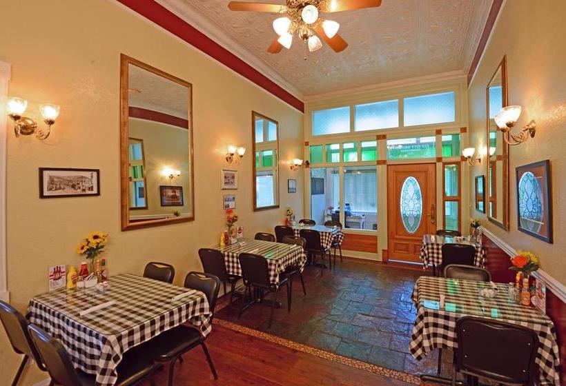 Aamiaismajoitus (B&B) All Aboard Cafe And Inn