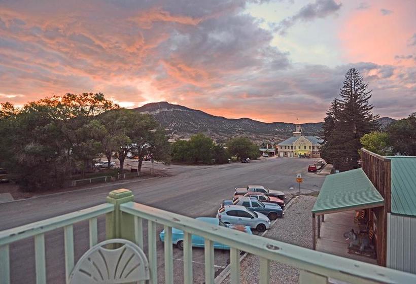 Aamiaismajoitus (B&B) All Aboard Cafe And Inn