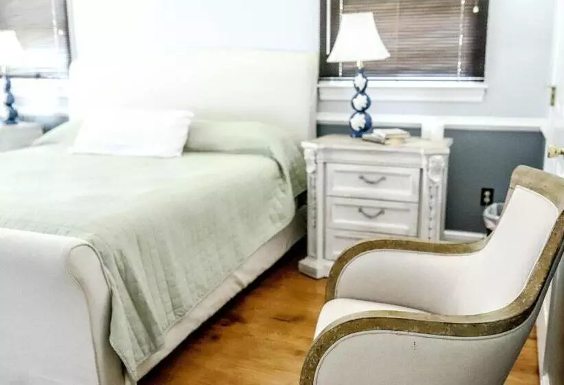 ベッドアンドブレックファースト Early Inn At The Grove