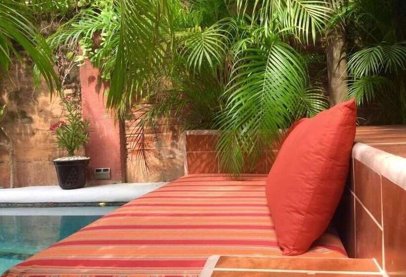 تختخواب و صبحانه Hacienda La Rusa