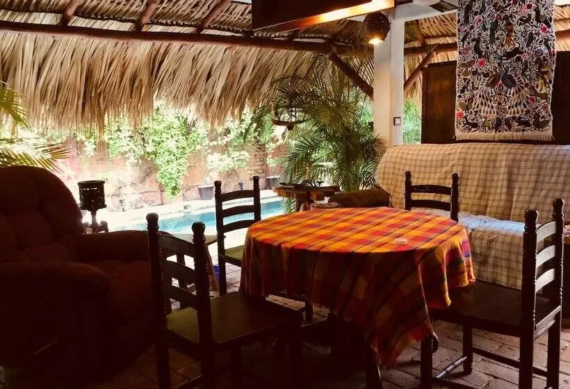 Aamiaismajoitus (B&B) Hacienda La Rusa