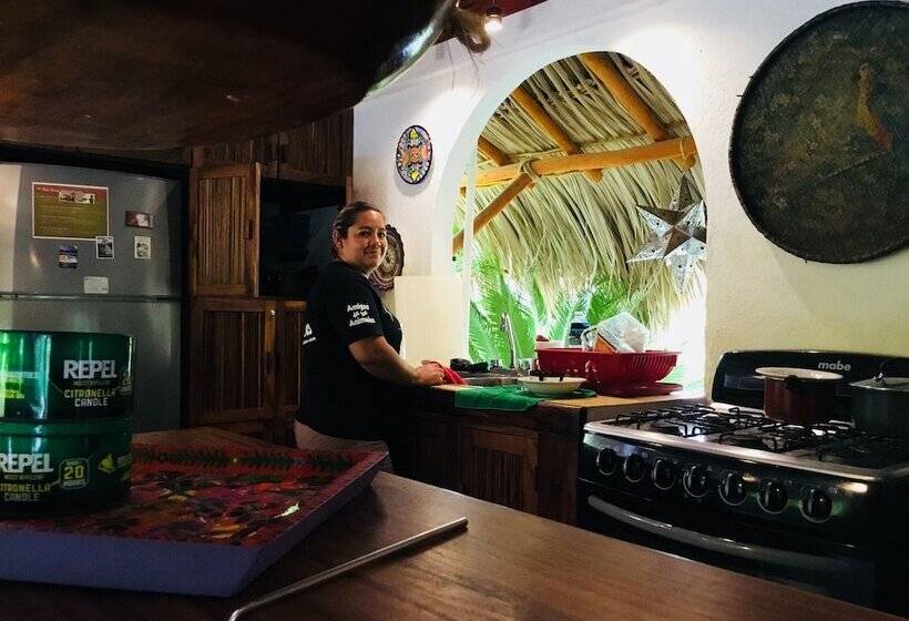 تختخواب و صبحانه Hacienda La Rusa