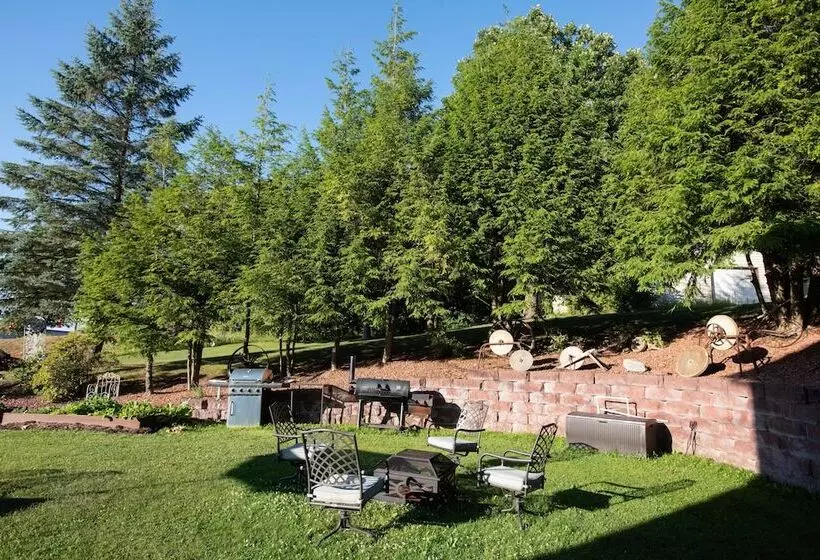 Blue Spruce Motel