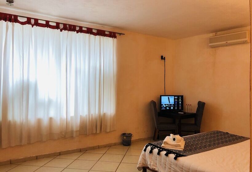 هتل Camino Surreal Xilitla