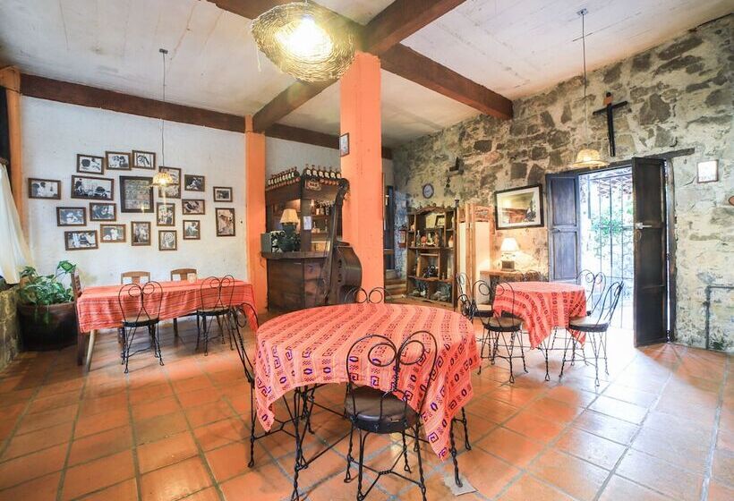 هتل La Casa De Piedra By Rotamundos