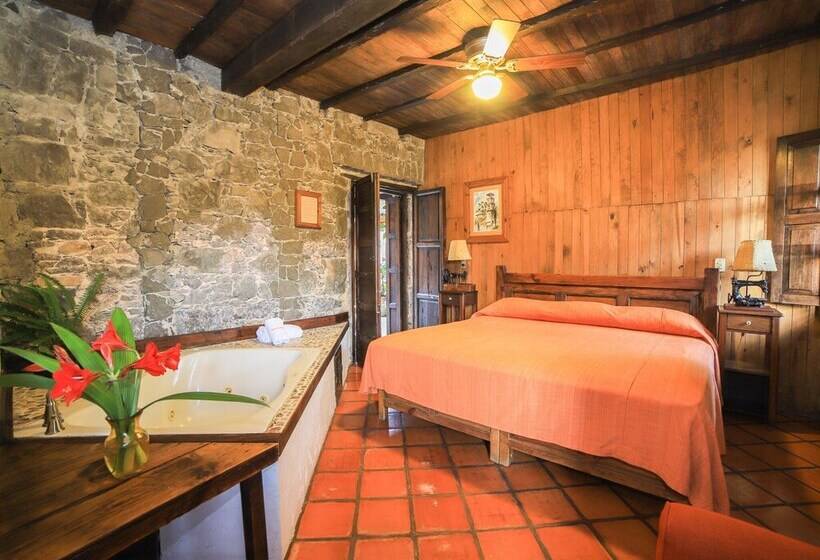 هتل La Casa De Piedra By Rotamundos