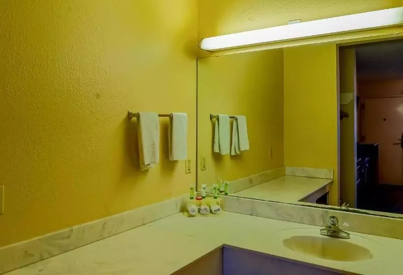 Hotelli Regency Inn & Suites