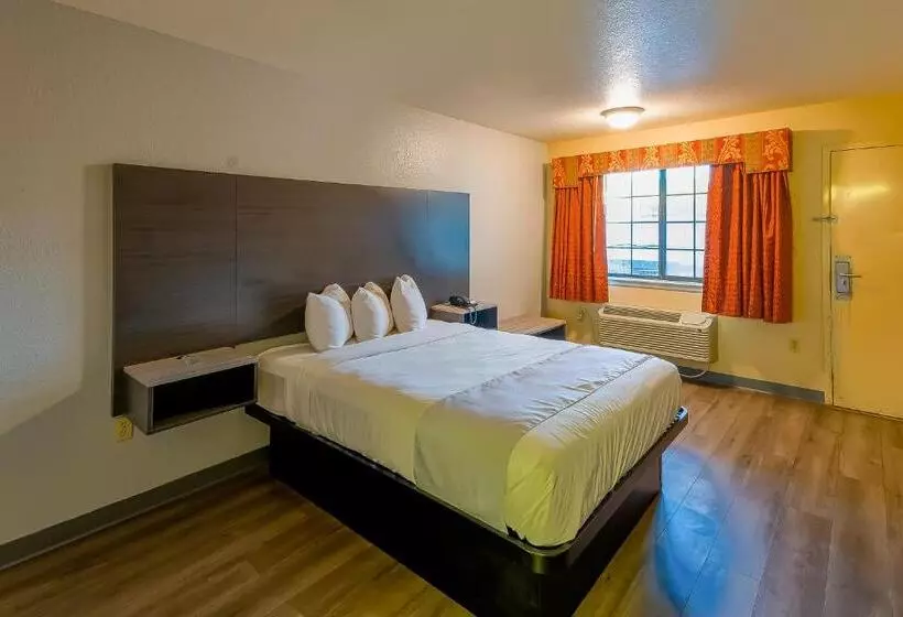 Hotelli Regency Inn & Suites