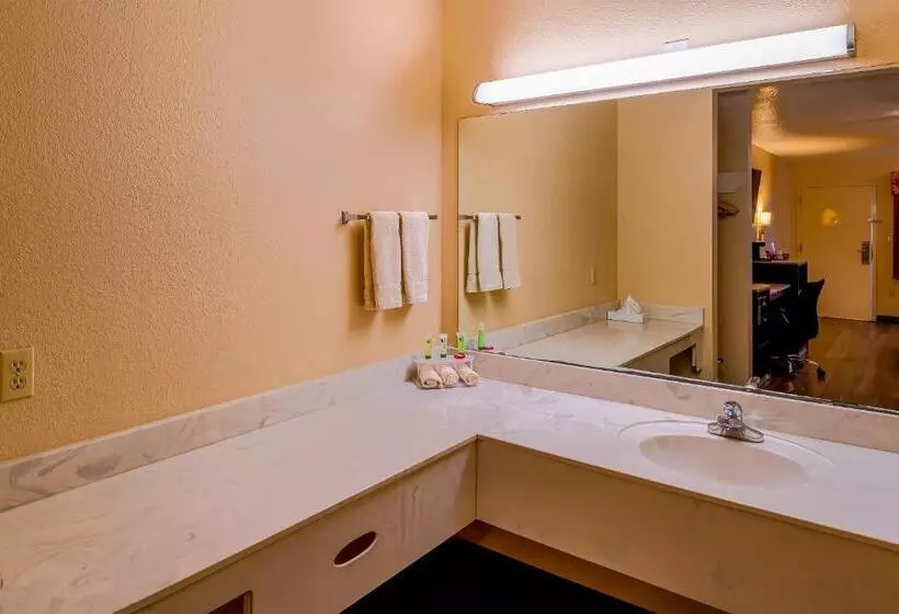 Hotelli Regency Inn & Suites