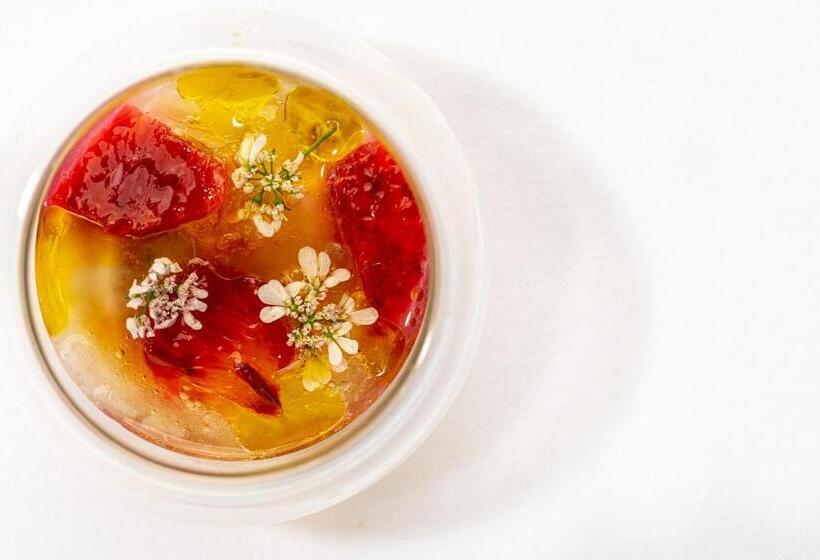 Отель The Grand