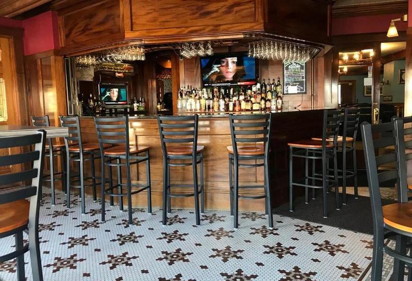 The Winthrop Arms Hotel And Restaurant