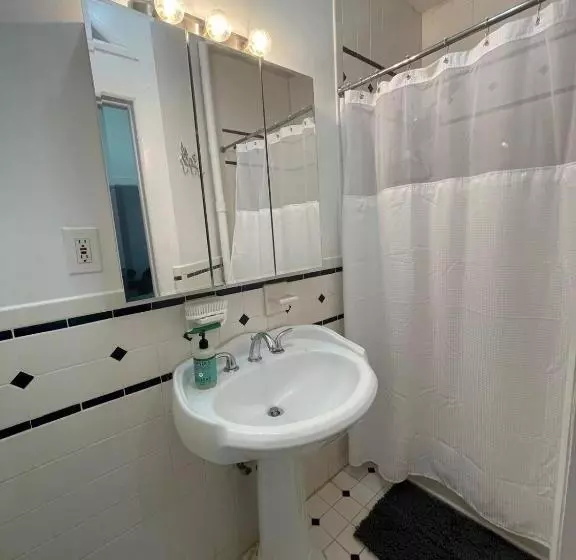 هاستل Comfy Guest House By Columbus Circle