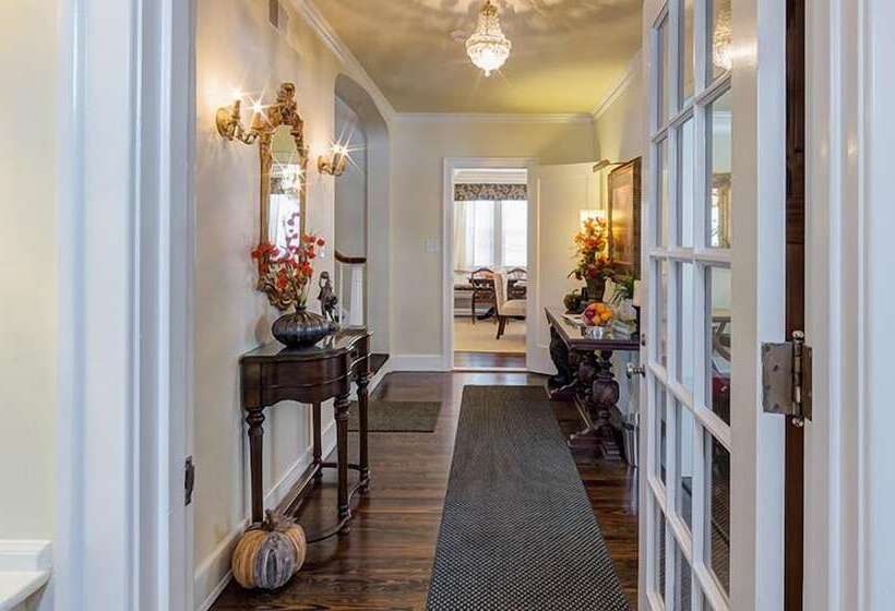 Knob Hill Bed & Breakfast