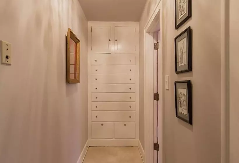 Knob Hill Bed & Breakfast