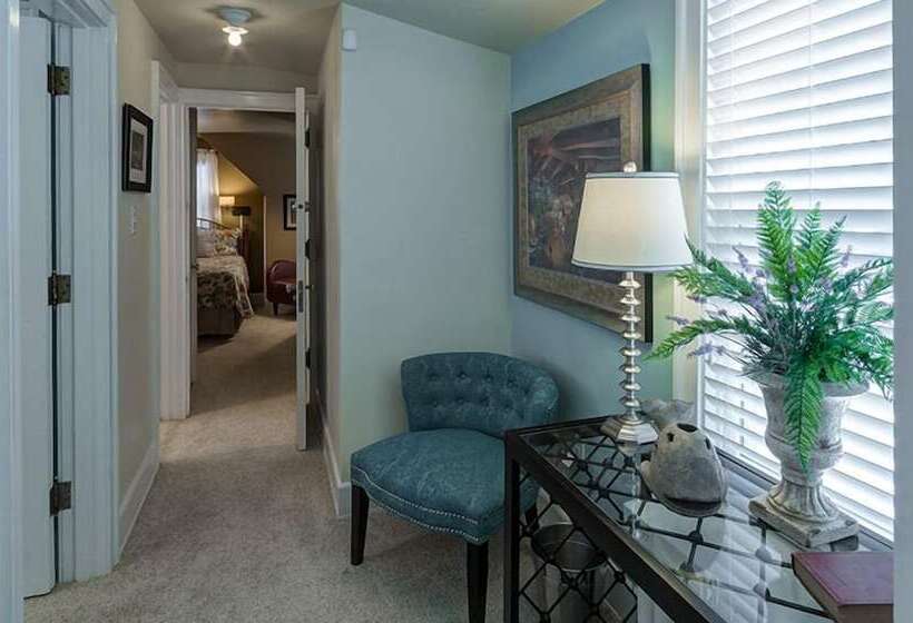 Knob Hill Bed & Breakfast