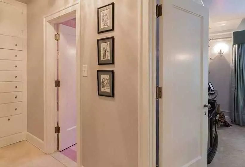 Knob Hill Bed & Breakfast