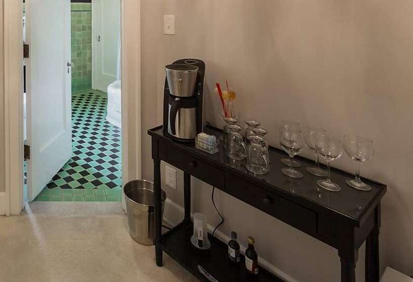 Knob Hill Bed & Breakfast