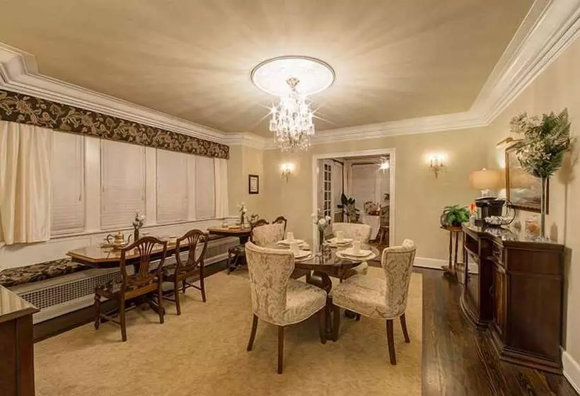 Knob Hill Bed & Breakfast