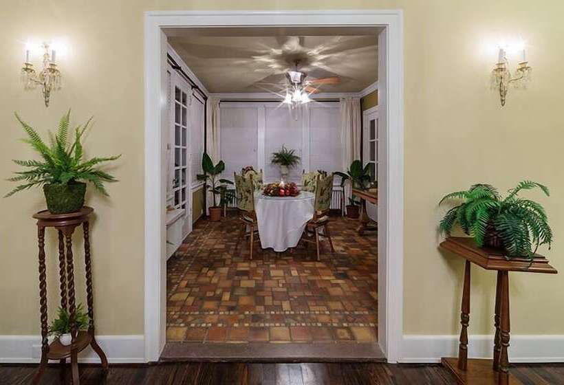 Knob Hill Bed & Breakfast