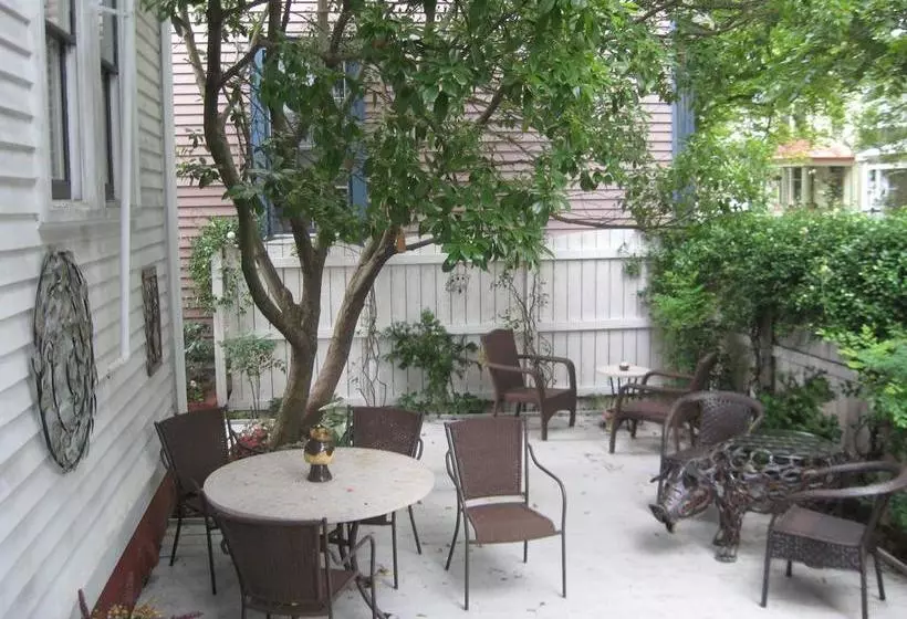 Mermaids  Porch Bed & Breakfast