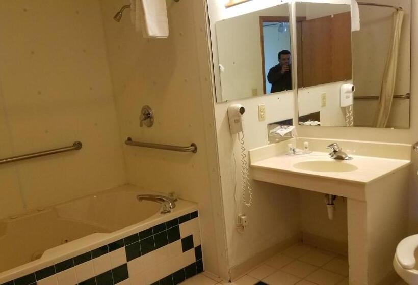 فندق على الطريق Inn Of The Pines