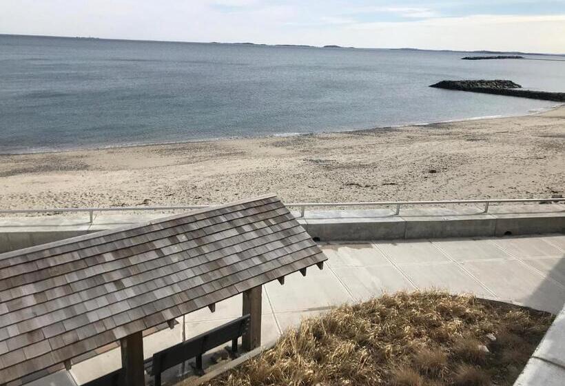 The Winthrop Arms Hotel And Restaurant