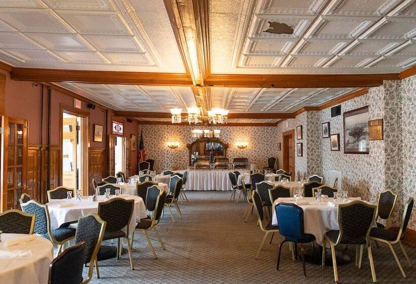 The Winthrop Arms Hotel And Restaurant