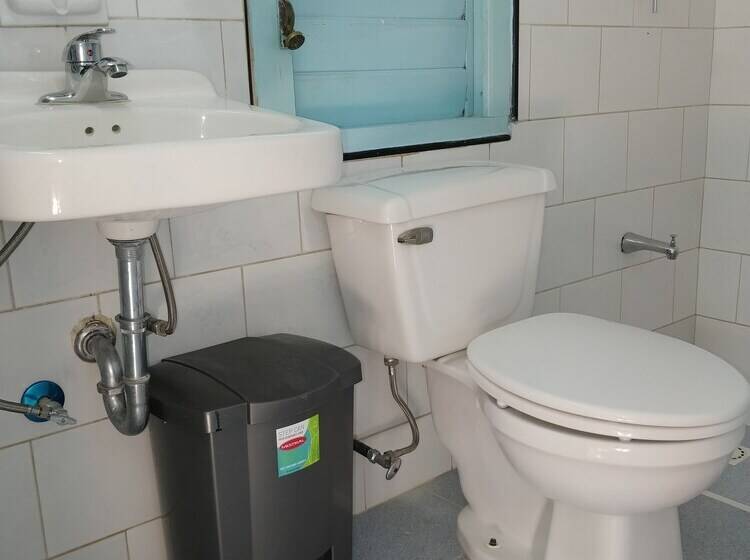 تختخواب و صبحانه Hostal Don Jose