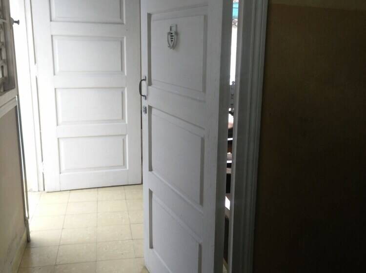 تختخواب و صبحانه Hostal Don Jose