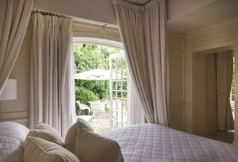 Hotelli Le Manoir Aux Quat Saisons