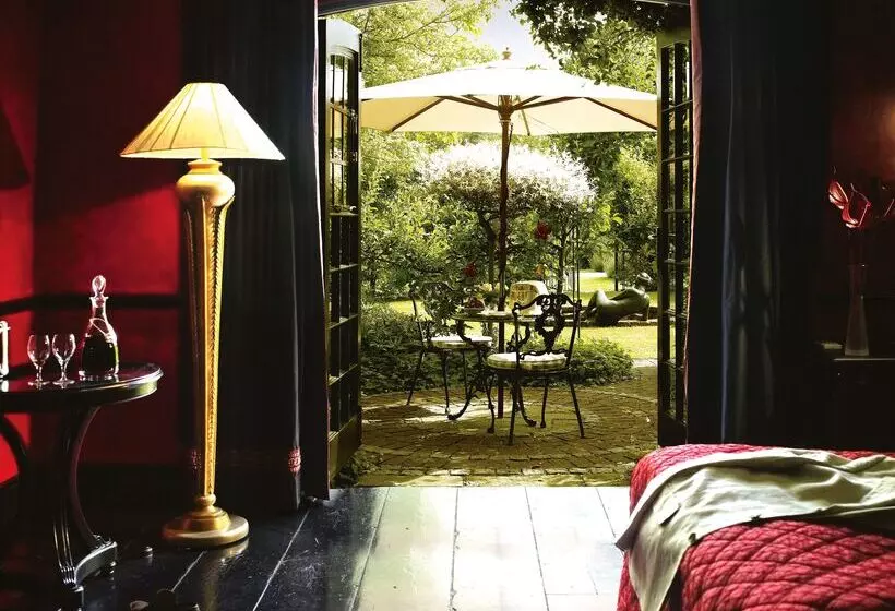 Hotelli Le Manoir Aux Quat Saisons