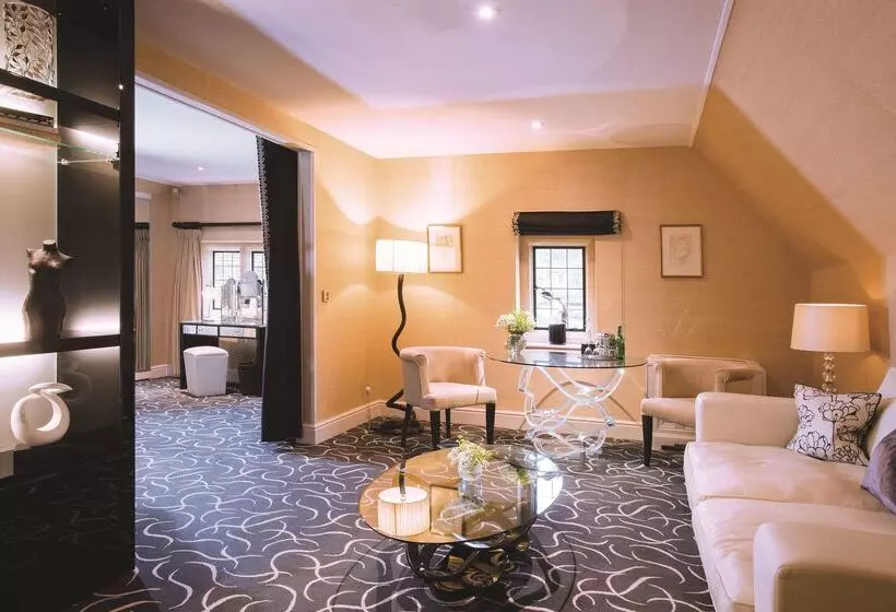 Hotelli Le Manoir Aux Quat Saisons