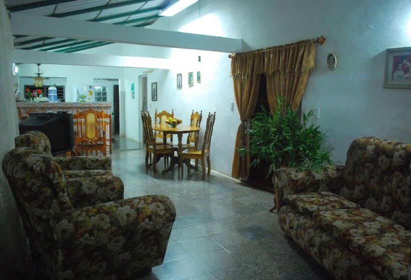 پانسیون Casa Abella