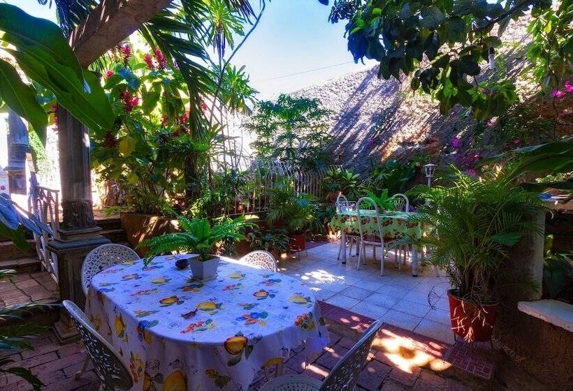 پانسیون Casa Colonial Betty Saavedra