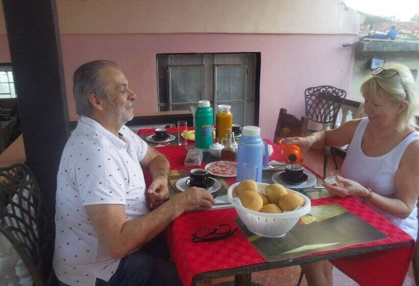 پانسیون Casa Yaquelin Y Osmani