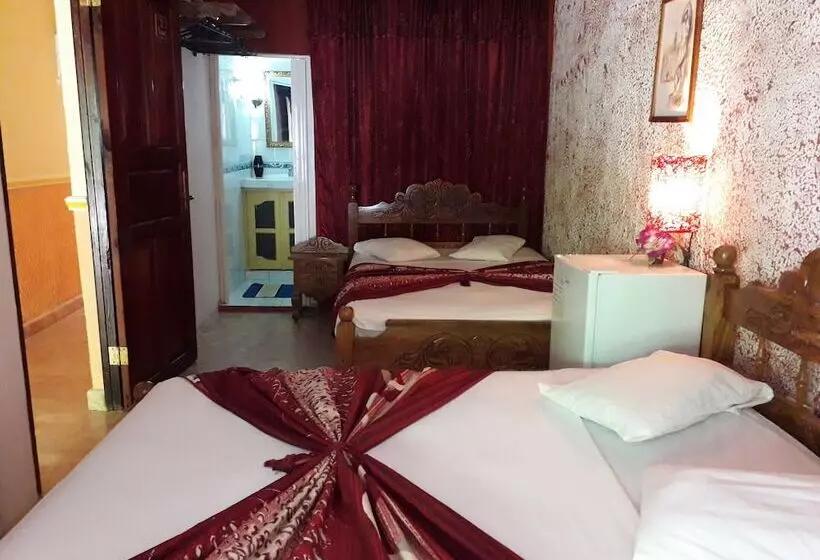 ペンション Hostal La Salvadera